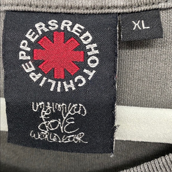 Red Hot Chili Peppers Tour Tee Shirt Men’s Size XL - Picture 9 of 10